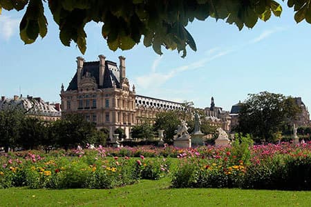 Paris_Louvre_web