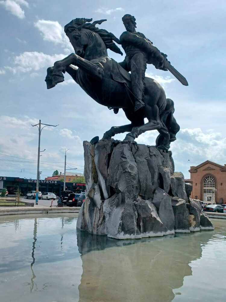 Ереван памятники