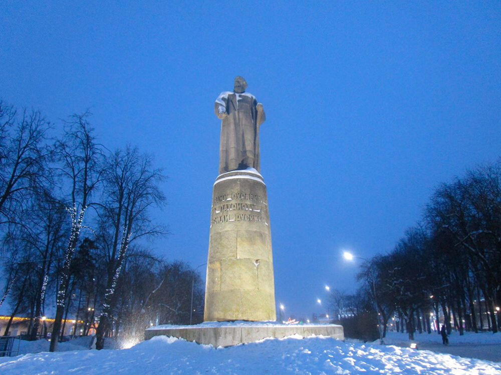 Кострома памятник Ивану Сусанину фото